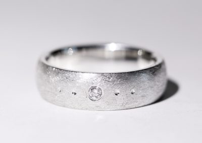 Ring aus Sterling-Silber mit Brillant