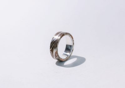 Mokume Gane Ring aus Silber und Shakodo